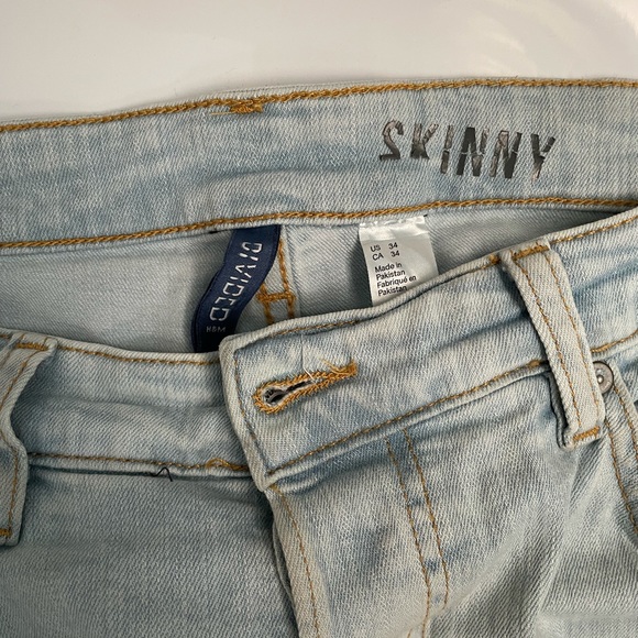 Divided Light Blue Ripped Jeans Size 34 - Picture 3 of 4